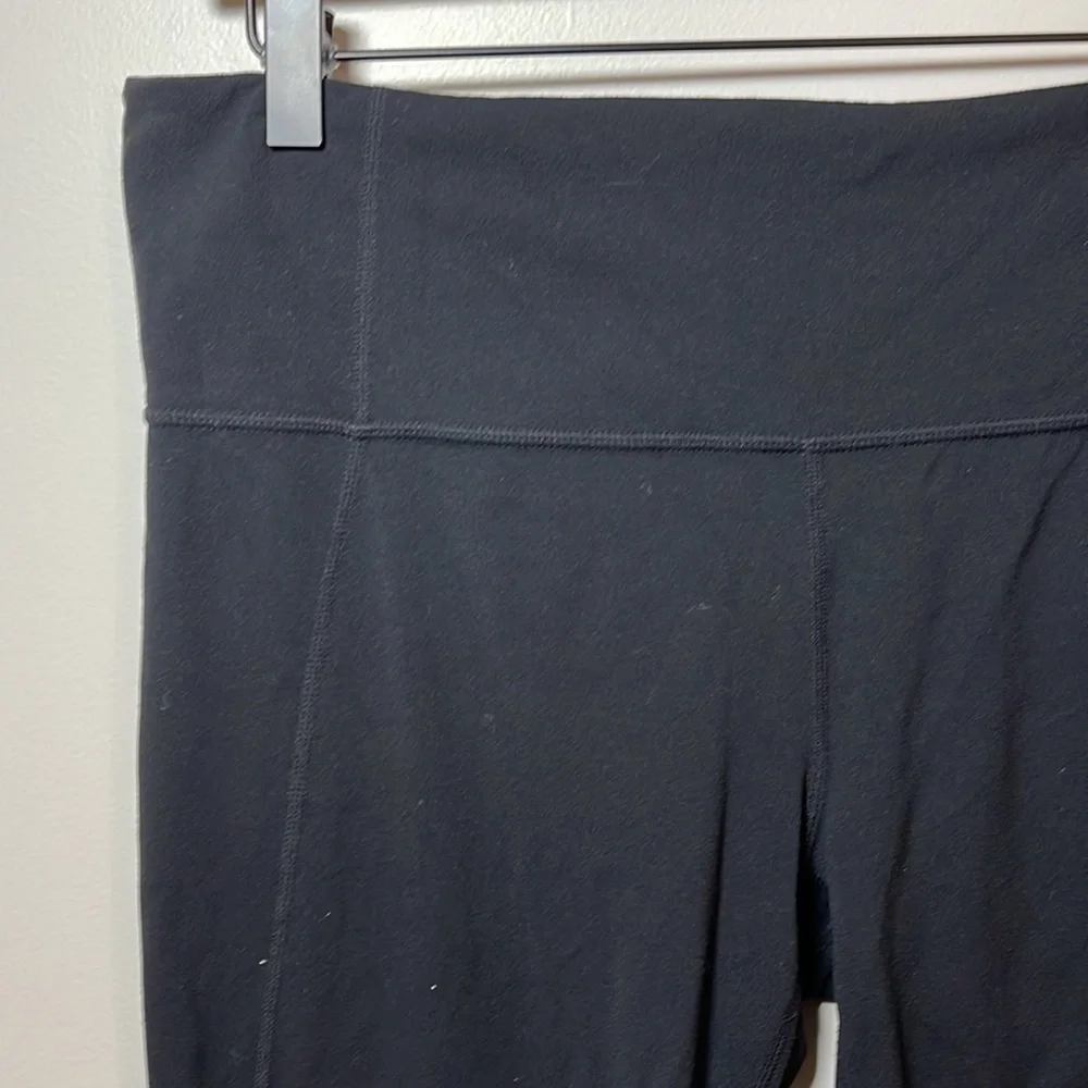 Athleta Black Capri Leggings
